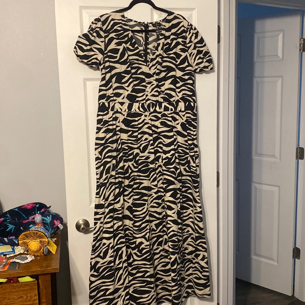 WHO WHAT WEAR XXL Zebra Print Dress